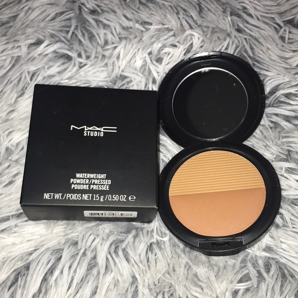 MAC studio waterweight powder - dark deep